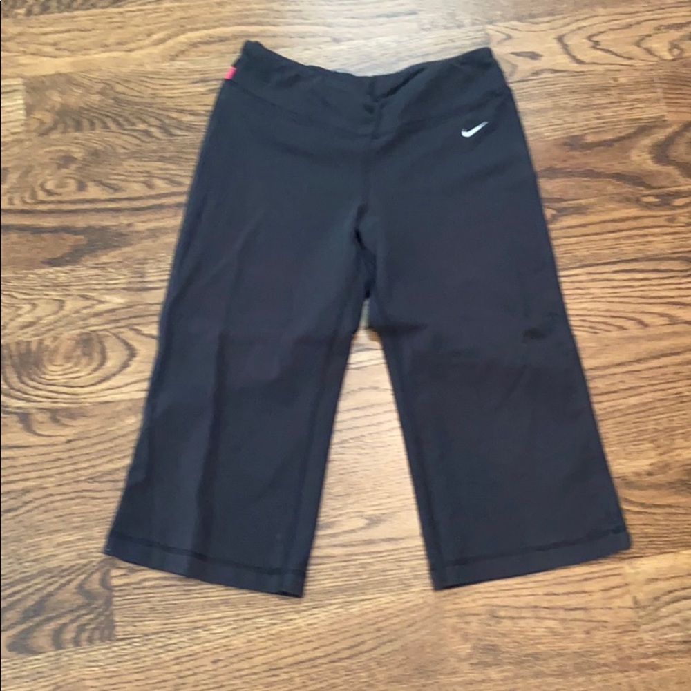 Women’s Nike workout capri pants